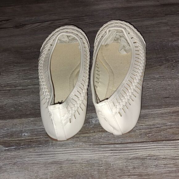 Cinak light cream color flats Sz  9 NWOT - Picture 4 of 7